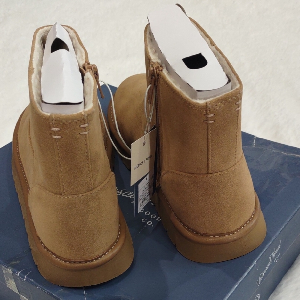 Universal Thread May Boots,Momory Foam, Size 9. - Picture 8 of 17